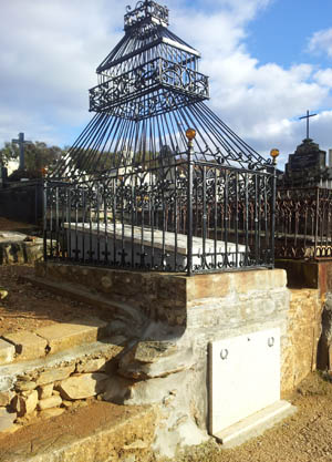 Detalle del cementerio actual de Villafranca. Foto de Cristina (Turismo)