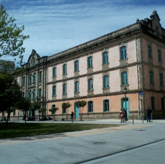La actual Facultad de Bellas Artes de Pontevedra (última variante del antiguo cuartel de San Fernando), a pocos pasos del Taller de J.A.DURÁN (ED)