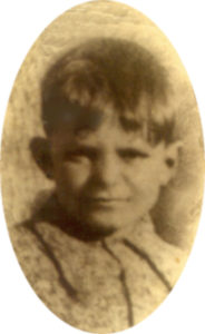 José Antonio Durán Iglesias, el hermano mayor de Tonio, fallecido en 1939, dos años antes de su nacimiento