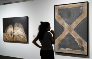 Obras de Farreras e Tàpies