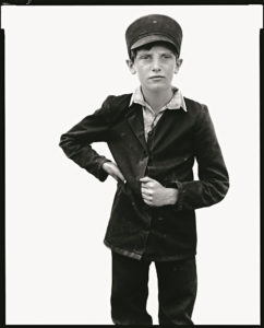 Avedon. Jesse Kleinsasser, pig man, 1983